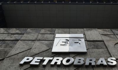 Petrobras paralisa parte de construo de gasoduto e do Comperj