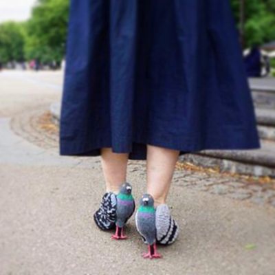 Designer japonesa cria sapatos que imitam pombos