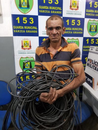 Homem  preso com rolo de fiao eltrica furtado da Cmara de Vrzea Grande (MT)