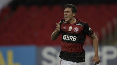 Flamengo j busca a compra definitiva de Pedro com a Fiorentina