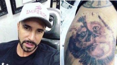 Latino faz tatuagem do macaco Twelves no brao: 'Que venham as crticas'