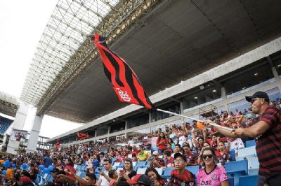 Oito mil torcedores assistem vitria do Flamengo em transmisso na Arena Pantanal
