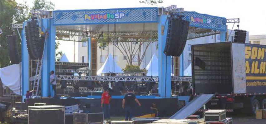 Com palco estilo �coreto�, abertura oficial do Revelando SP acontece nesta sexta, �s 20h