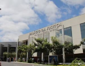 Justi�a anula lei que permitiu doa��o de terrenos p�blicos para igreja em MT