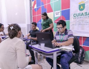 A��o social oferece servi�os e orienta��es � popula��o neste s�bado em Cuiab�