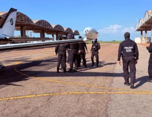 Pol�cia Civil transfere faccionada presa na Bol�via para Mato Grosso