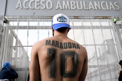 Cirurgia no c�rebro de Maradona � feita com sucesso