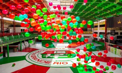 Fot�grafa faz interven��es art�sticas em escolas de samba do Rio