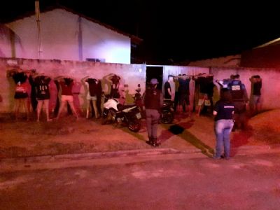PM e Vigil�ncia Sanit�ria acaba com festa regada a �lcool e narguil� no Estado