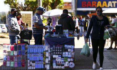 Popula��o desocupada sobe para 12,4 milh�es em julho, diz IBGE