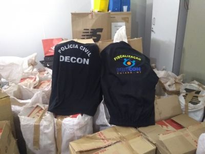 Procon Municipal participa de opera��o que apreende mais de 300 pares de t�nis