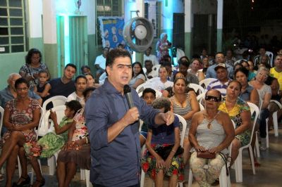 Prefeitura entrega 239 t�tulos de regulariza��o fundi�ria aos moradores do Altos da Serra, Jardim Umuarama I e II