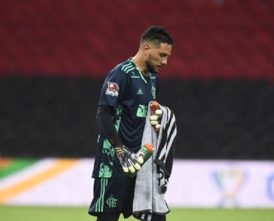 Diego Alves recha�a redu��o de 60% em acordo inicial e se abre ao mercado