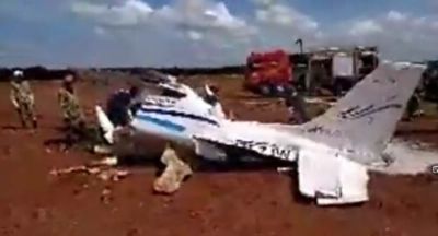 Aeronave sofre pane, bate em grade e duas pessoas morrem