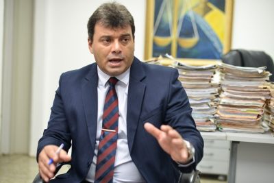 Propaganda de Ab�lio sobre suposta coa��o de servidores deve ser retirada do ar, decide Justi�a
