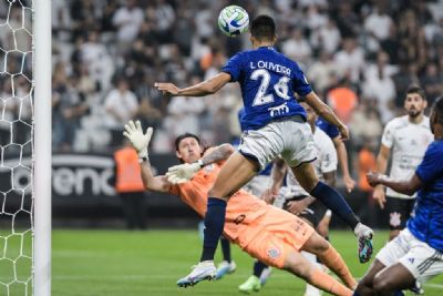 Corinthians vence Cruzeiro na estreia do Campeonato Brasileiro