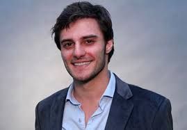 Hugo Bonemer corrige rep�rter ao assumir namoro: 