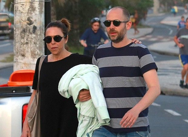 Ex-Spice Mel C curte praia do Rio com o namorado