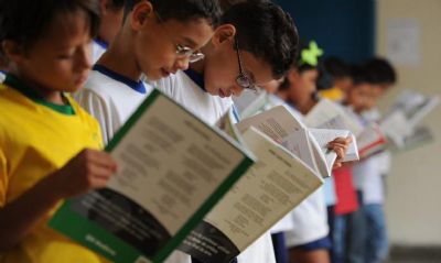 MEC divulga resultado pr�vio da avalia��o de livros did�ticos