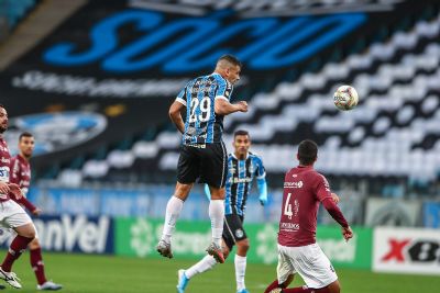 Clubes poderiam ter faturamento 330% maior com s�cio-torcedor, mostra estudo