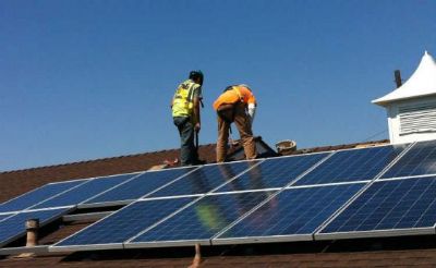 Microgeradores de energia ficam revoltados com cobran�a de taxa em fatura