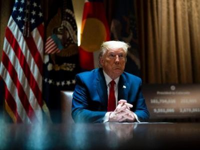 Trump d� ultimato para a OMS e amea�a cortar verba permanentemente
