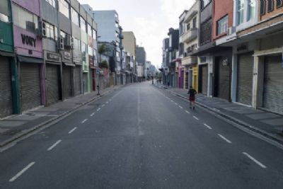 Vereadores pro�bem prefeito de fechar com�rcio durante pandemia do coronav�rus