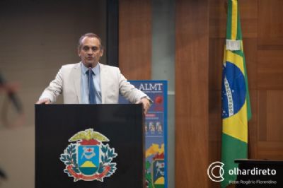 Wilson Santos prop�e contribui��o do servidor p�blico conforme faixa salarial