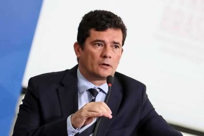 Senador diz que Moro pode entrar na pol�tica e se filiar no Podemos; resposta em outubro