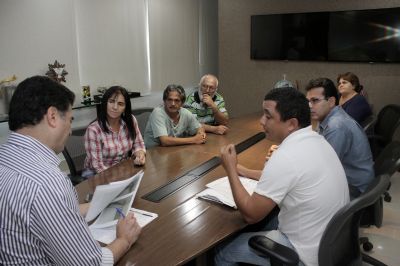 Prefeito e lideran�as comunit�rias dialogam melhorias para os bairros