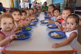 Irregularidade leva � suspens�o de contrato com fornecedora de alimentos para creches