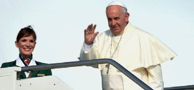 Papa Francisco embarca para viagem ao Chile e ao Peru