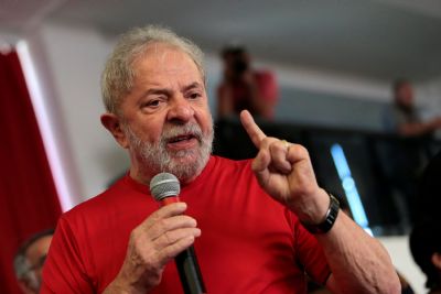 'Fui v�tima da maior mentira jur�dica contada em 500 anos de hist�ria', diz Lula