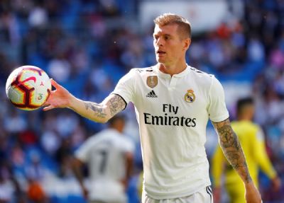 Kroos diz que foi mal interpretado e garante que apoia o corte salarial no elenco do Real Madrid