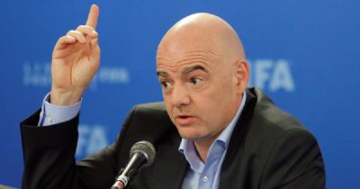 Presidente da Fifa diz que coronav�rus pode mudar calend�rio do futebol mundial: 
