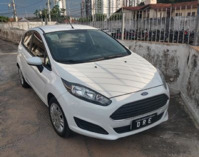 ​Dois s�o presos com carro roubado durante investiga��es de tr�fico na Capital