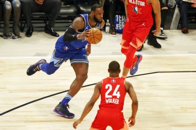 Novo formato empolga, e Time LeBron vence o Time Giannis em All-Star que entra para a hist�ria
