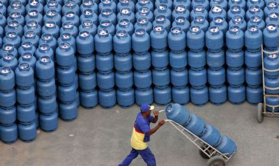 Petrobras reajusta em 5% pre�o do g�s de cozinha