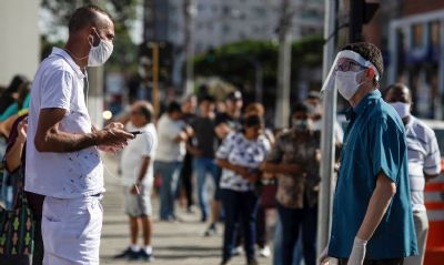 Em julho, 4,4 milh�es de lares sobreviveram s� com aux�lio emergencial