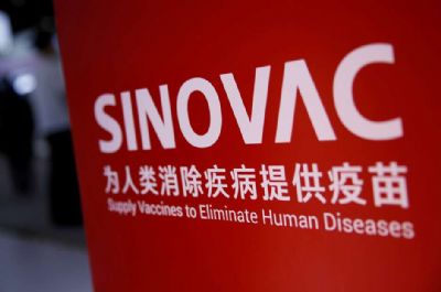 Vacina chinesa � segura mas n�o t�o eficaz para idosos