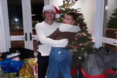 Justin Bieber e Hailey Baldwin fazem ceia de natal com pratos brasileiros