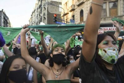 Senado da Argentina legaliza aborto no pa�s