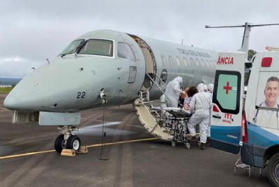 FAB realiza o primeiro embarque de pacientes com Covid-19 de Manaus para outros estados