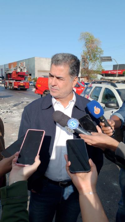 Emanuel Pinheiro  presta solidariedade aos trabalhadores do Shopping Popular