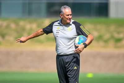 Tite sofre arritmia ap�s jogo do Flamengo em La Paz e est� internado no Rio de Janeiro