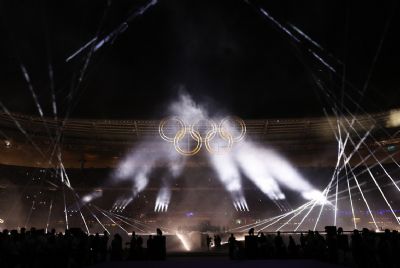 Cerim�nia de encerramento dos Jogos Ol�mpicos conta com show de luzes e miss�o imposs�vel de Tom Cruise