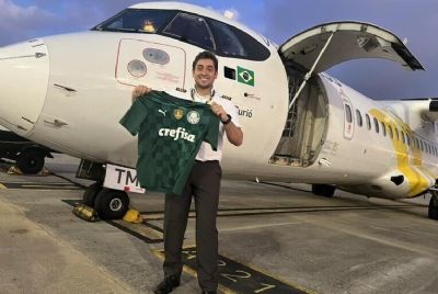 Ex-goleiro Marcos, �dolo do Palmeiras, comparece em vel�rio de piloto que morreu em queda de avi�o
