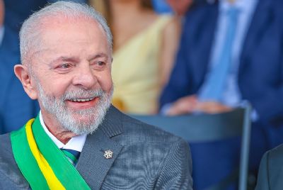 Lula assina MP que libera R$ 514 milh�es para a��es de enfrentamento aos inc�ndios no pa�s