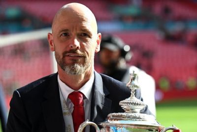 Manchester United demite Ten Hag e Van Nistelrooy assume como t�cnico