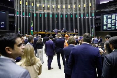 PEC que acaba com escala 6 x 1 re�ne mais de 190 assinaturas e j� pode tramitar na C�mara